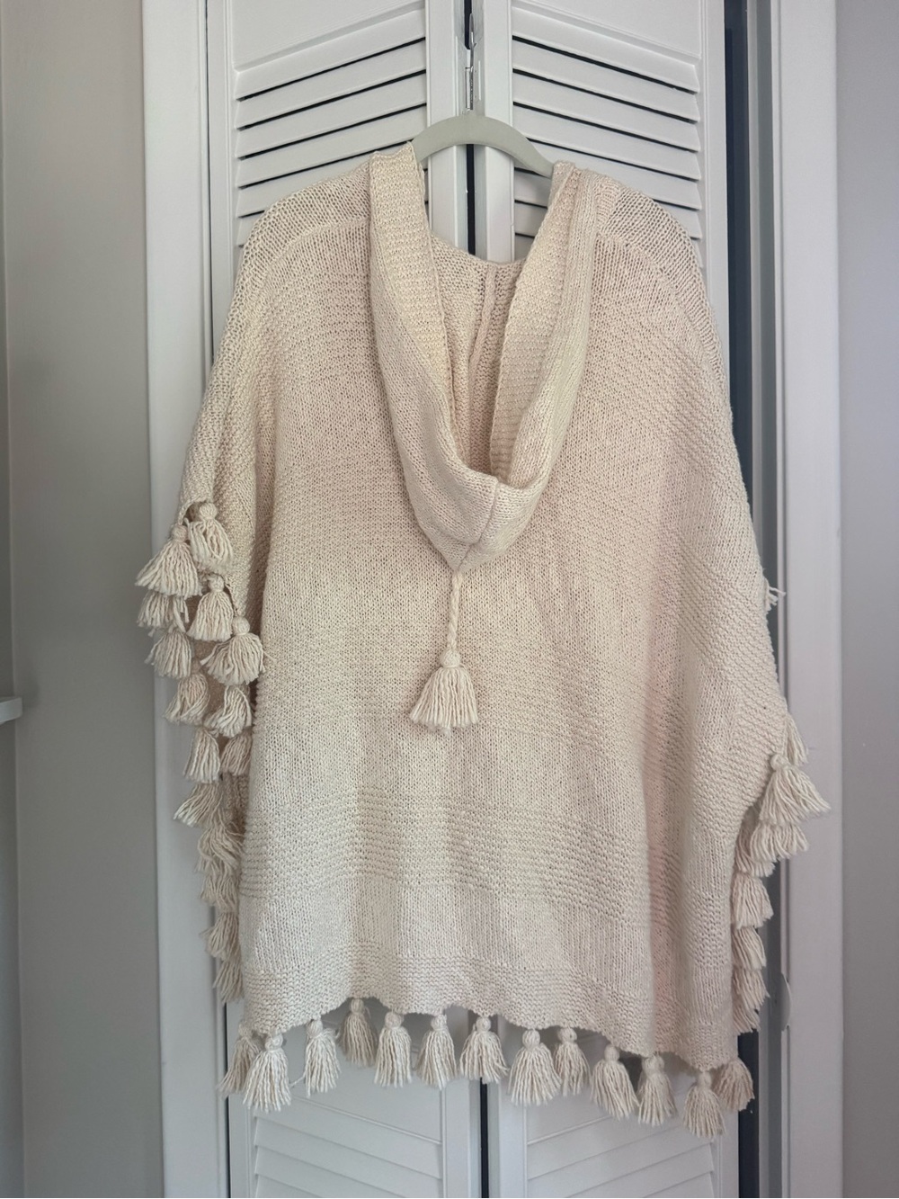 Kate Spade Broome Street Tassel Hoodie Poncho - Picture 2 of 4